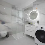 Towarowa Towers With Parking & Ac By Renters Prestige Warsaw