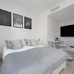 Apartment Towarowa Towers With Parking & Ac By Renters Prestige *