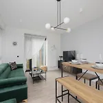 Towarowa Towers With Parking & Ac By Renters Prestige Lägenhet Warszawa