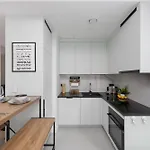 Towarowa Towers With Parking & Ac By Renters Prestige *