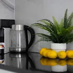 Towarowa Towers With Parking & Ac By Renters Prestige Apartment Warsaw