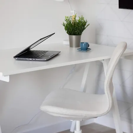 Apartment Towarowa Towers With Parking & Ac By Renters Prestige