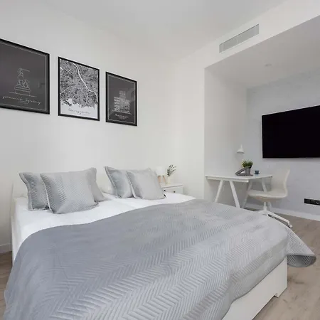 Lägenhet Towarowa Tower With Parking & Ac By Renters Prestige *