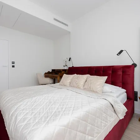 Towarowa Towers With Parking & Ac By Renters Prestige Warsaw