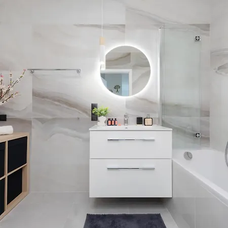 Towarowa Towers With Parking & Ac By Renters Prestige Apartment *