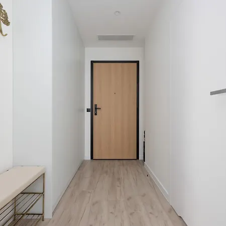 Towarowa Towers With Parking & Ac By Renters Prestige Apartment Warsaw