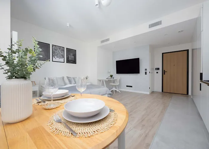 Towarowa Towers With Parking & Ac By Renters Prestige Apartment *