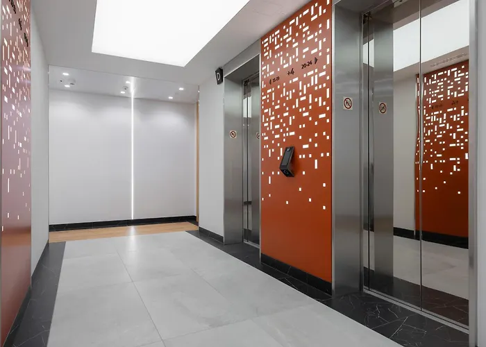 Apartment Towarowa Towers With Parking & Ac By Renters Prestige Warsaw