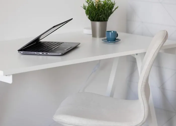 Apartment Towarowa Towers With Parking & Ac By Renters Prestige