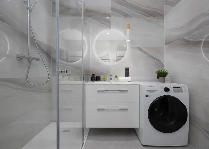 Towarowa Towers With Parking & Ac By Renters Prestige