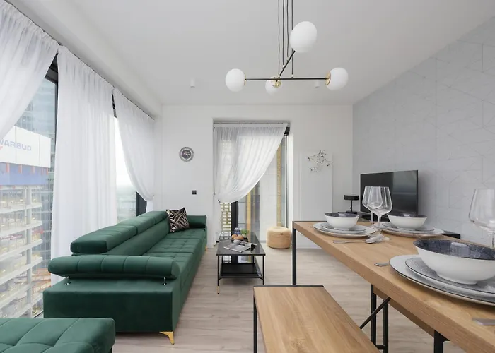 Towarowa Towers With Parking & Ac By Renters Prestige Apartment