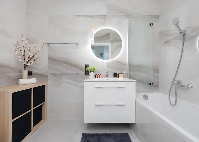 Towarowa Towers With Parking & Ac By Renters Prestige Apartment *