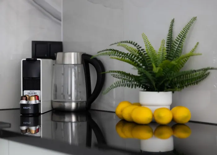 Towarowa Towers With Parking & Ac By Renters Prestige Apartment Warsaw